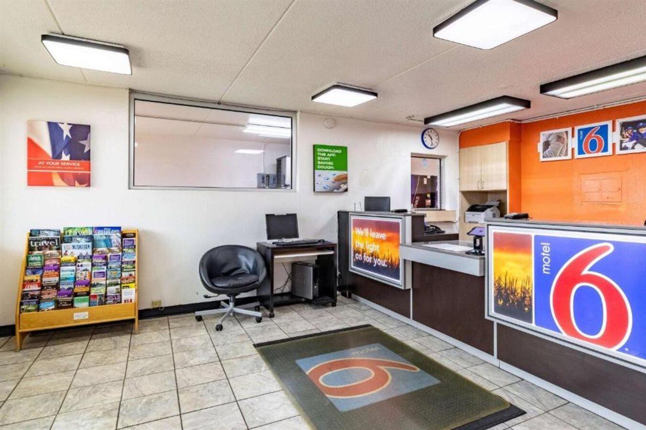 6-joliet, Il - I-80 Hotel