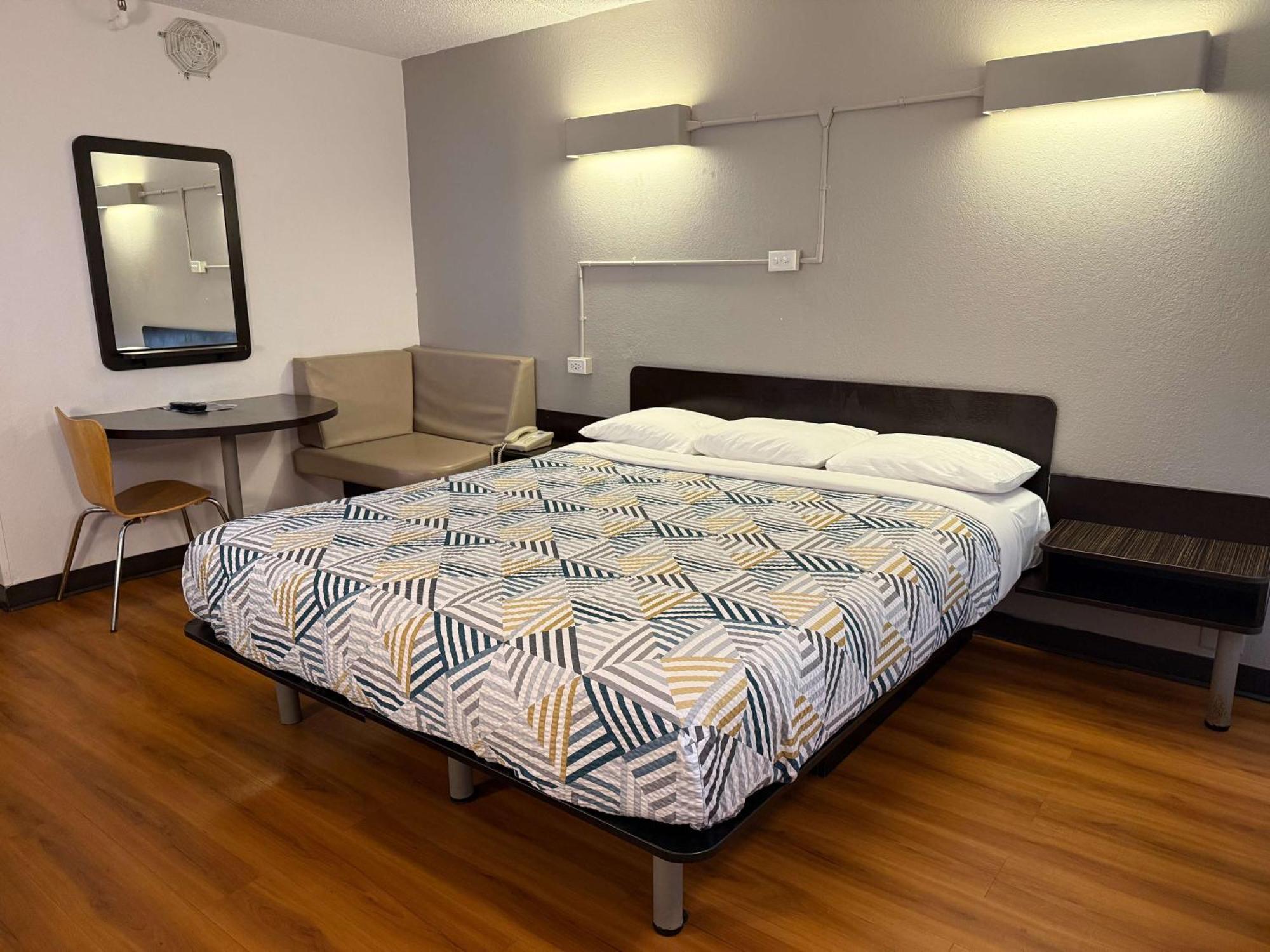 6-joliet, Il - I-80 Hotel 2*