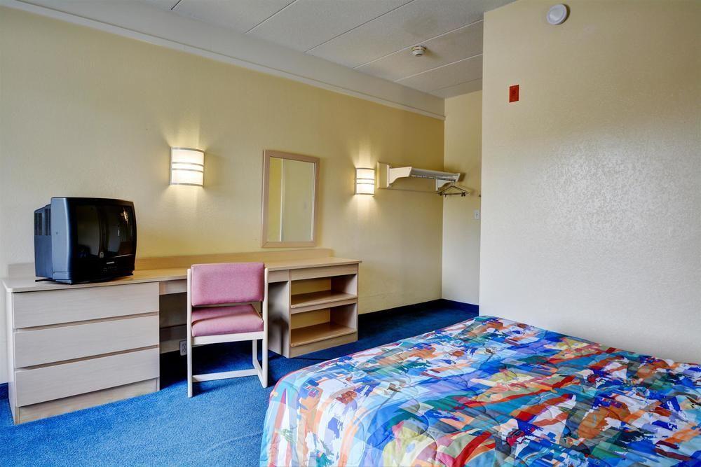 6-joliet, Il - I-80 Hotel 2*
