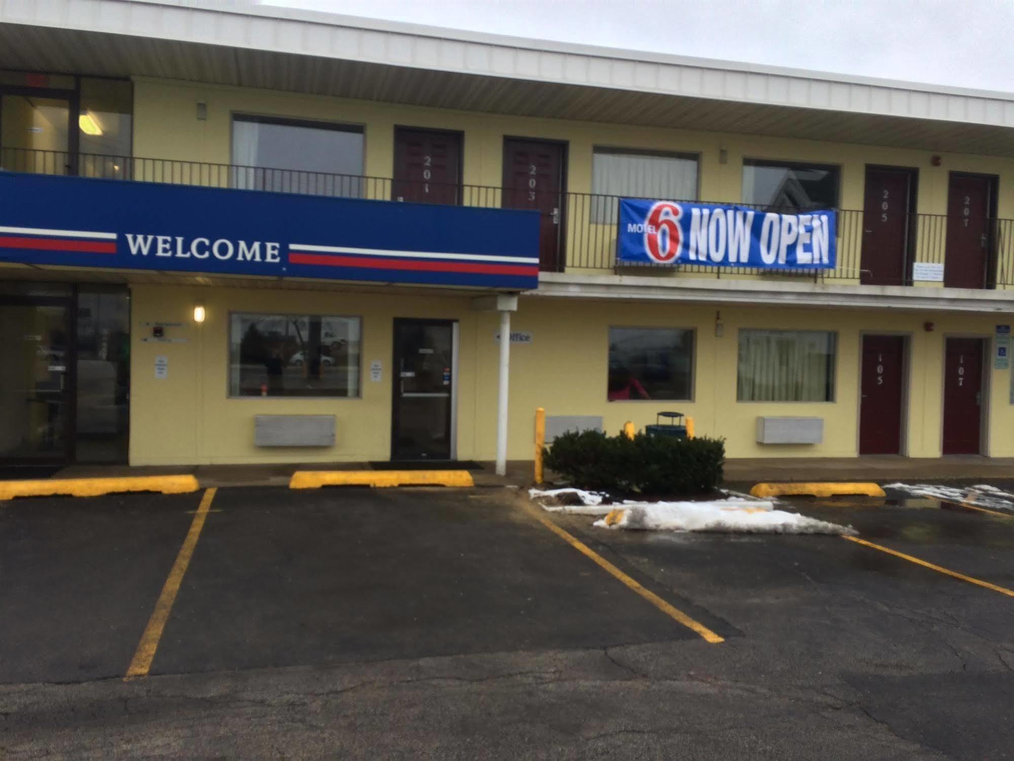 Hotel 6-joliet, Il - I-80 2*