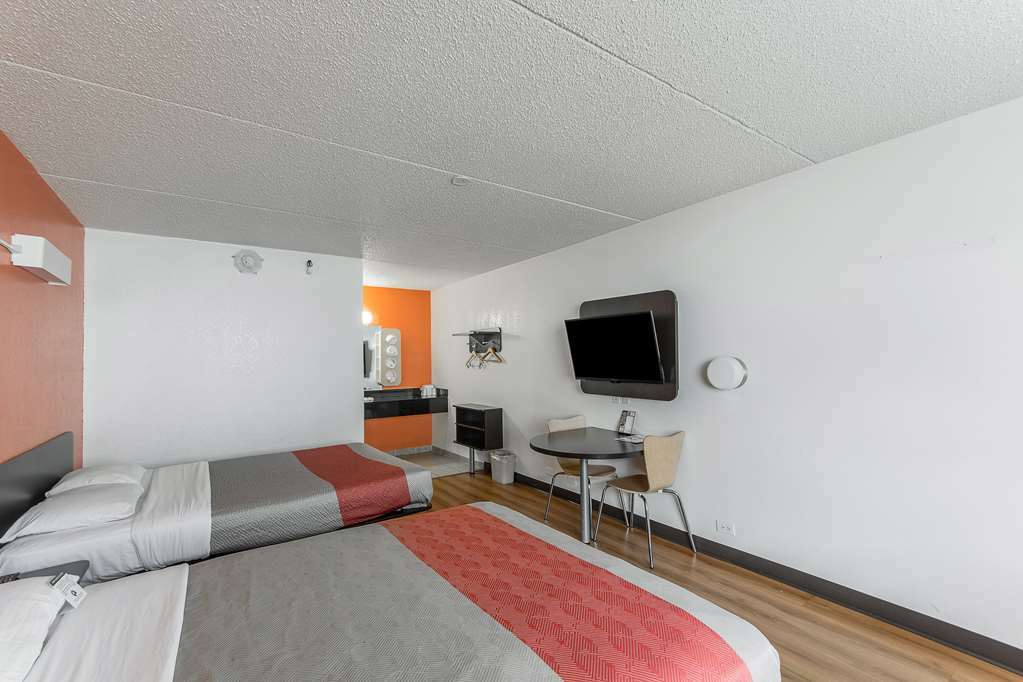 Hotel 6-joliet, Il - I-80